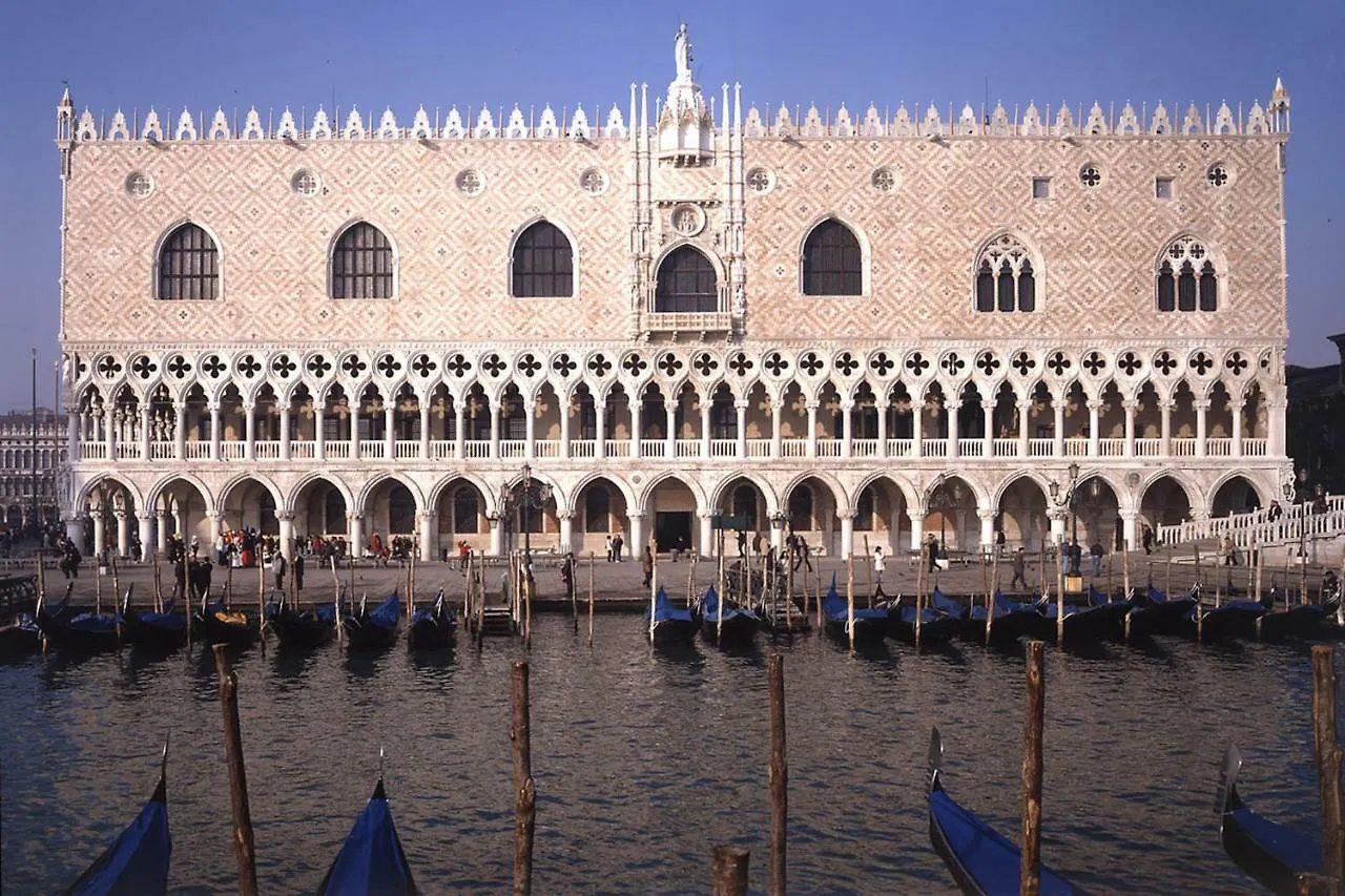 Delicious Apartament Near St. Mark Square Wenecja